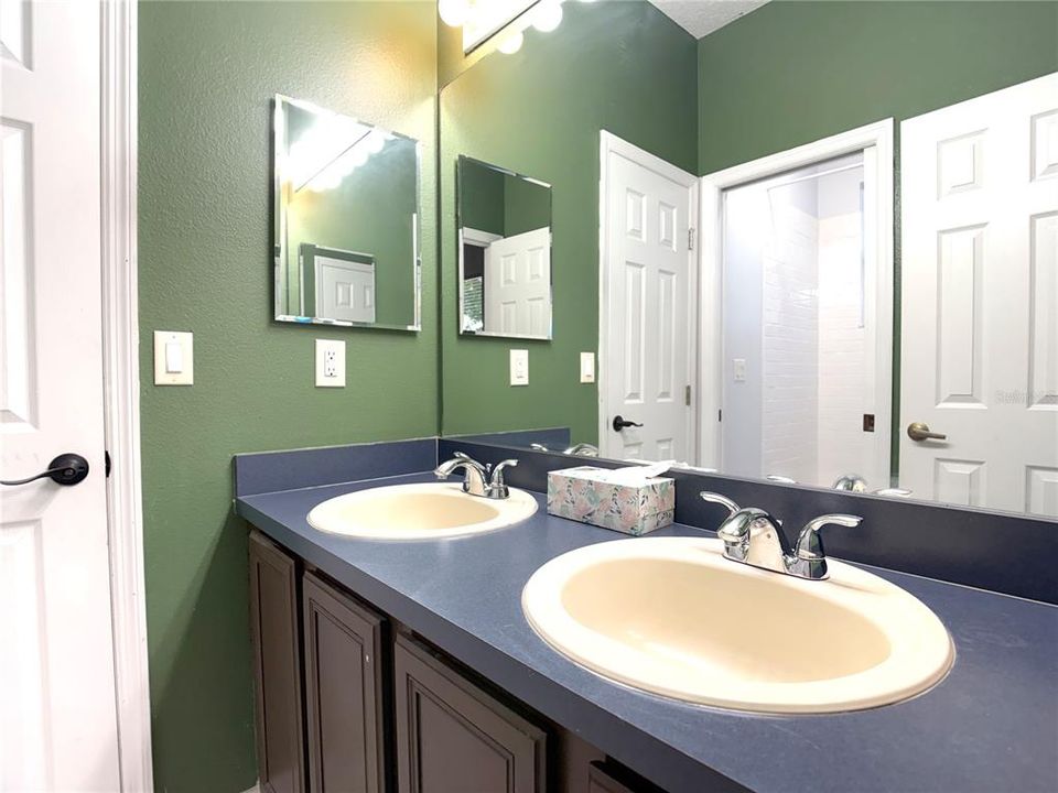 For Rent: $2,800 (4 beds, 3 baths, 2288 Square Feet)