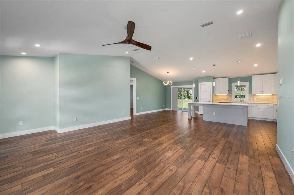 En Venta: $329,900 (3 camas, 2 baños, 1619 Pies cuadrados)