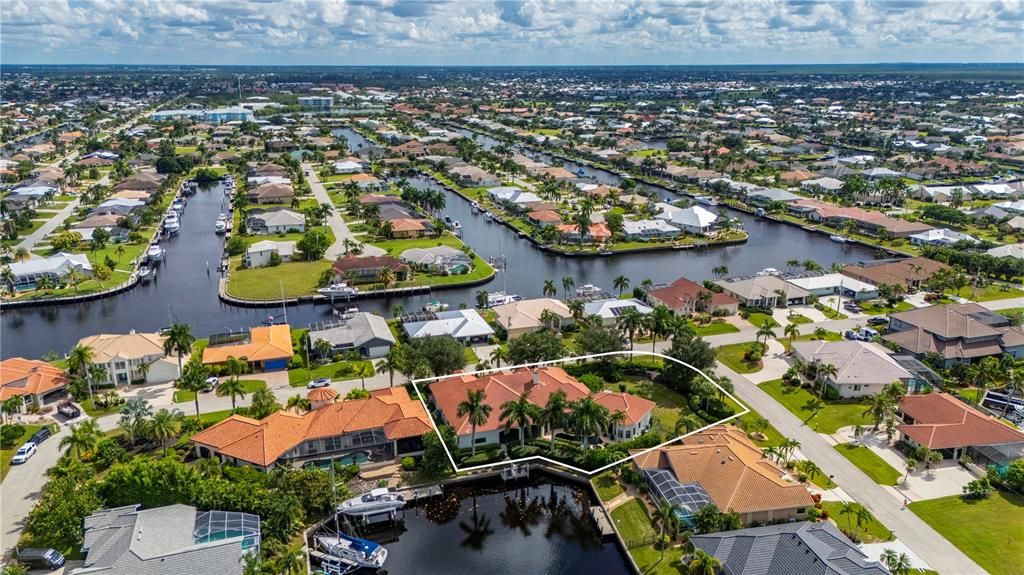 На продажу: $2,200,000 (5 спален, 4 ванн, 5310 Квадратных фут)