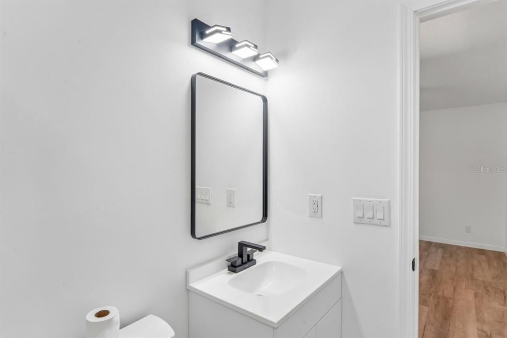 For Sale: $299,900 (3 beds, 2 baths, 1328 Square Feet)