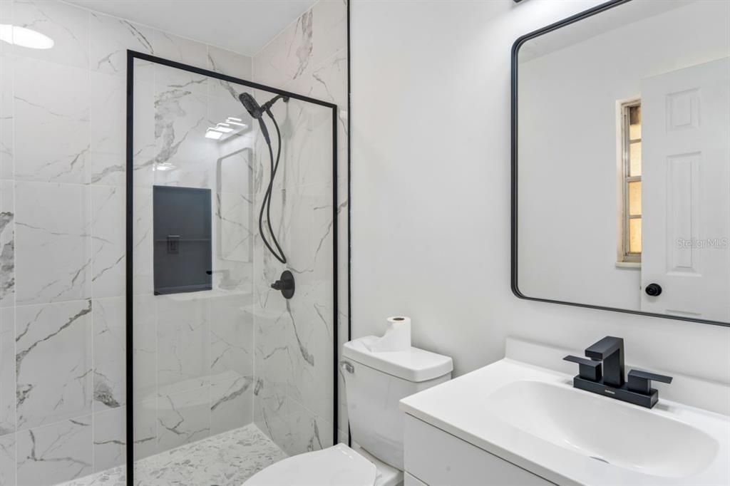 For Sale: $299,900 (3 beds, 2 baths, 1328 Square Feet)