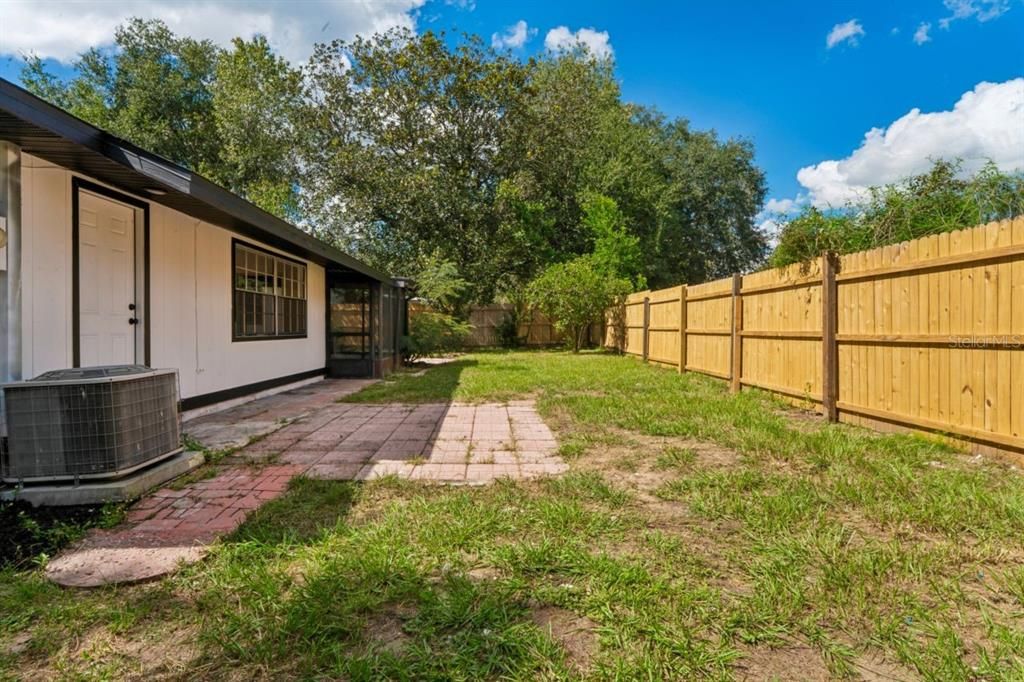 For Sale: $299,900 (3 beds, 2 baths, 1328 Square Feet)