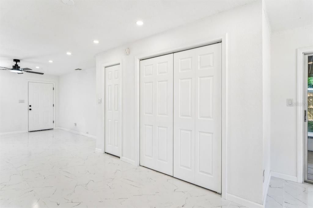 For Sale: $299,900 (3 beds, 2 baths, 1328 Square Feet)