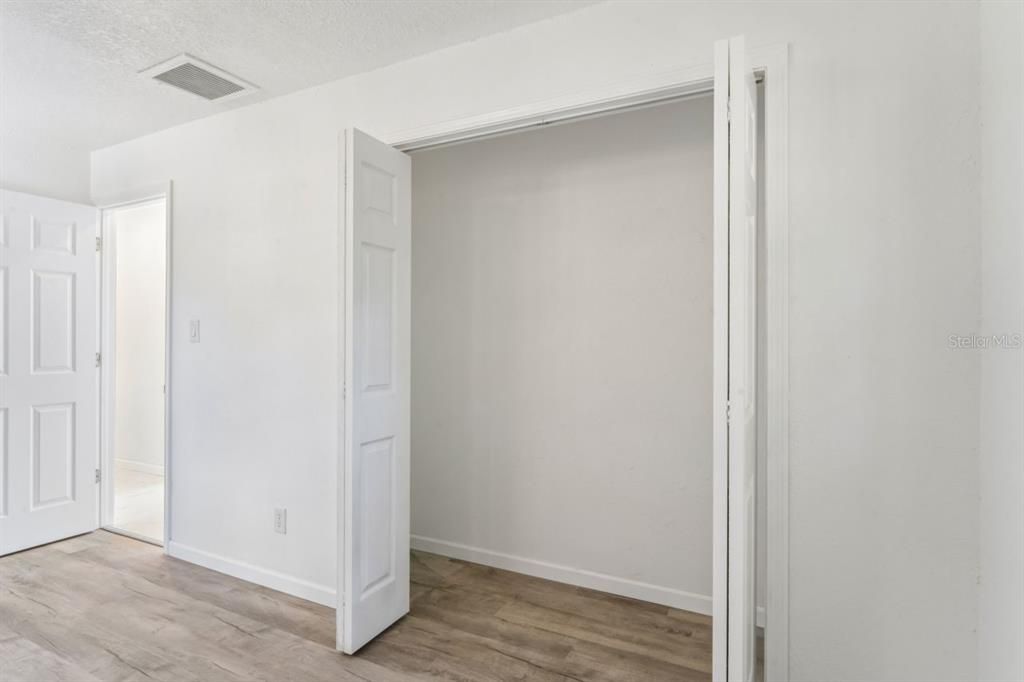 For Sale: $299,900 (3 beds, 2 baths, 1328 Square Feet)