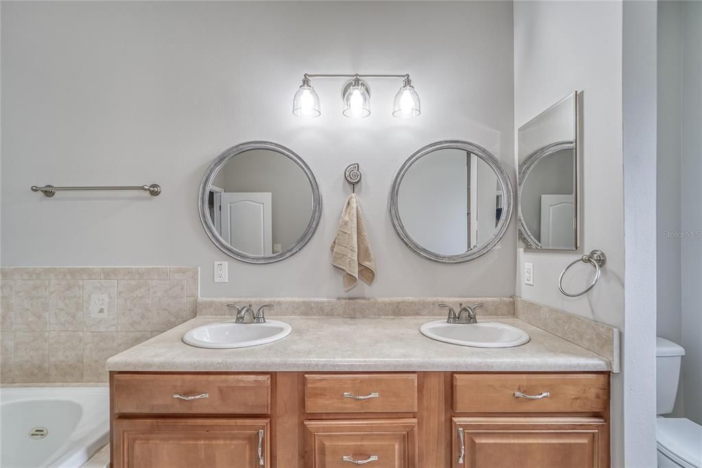 For Sale: $1,400,000 (4 beds, 3 baths, 3028 Square Feet)