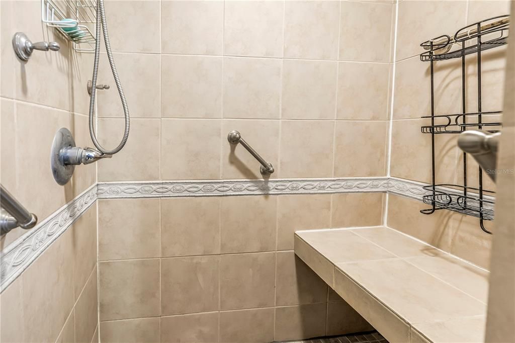 На продажу: $272,900 (2 спален, 2 ванн, 1495 Квадратных фут)