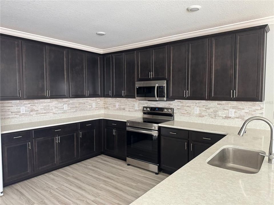 For Sale: $530,000 (4 beds, 3 baths, 3280 Square Feet)