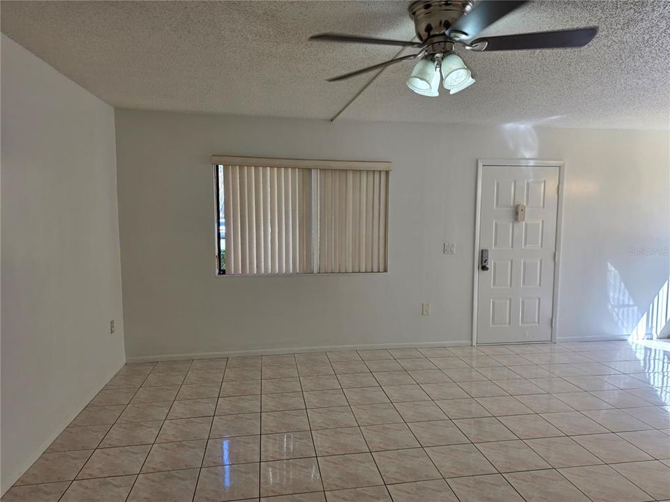 For Rent: $1,595 (2 beds, 2 baths, 950 Square Feet)