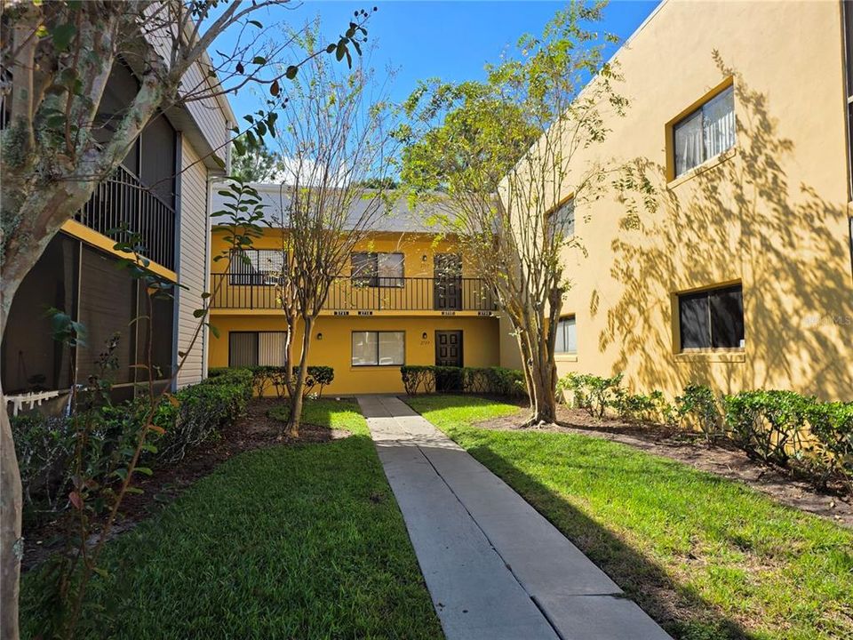 For Rent: $1,595 (2 beds, 2 baths, 950 Square Feet)