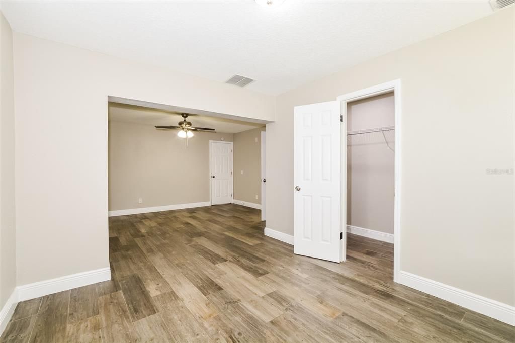 For Sale: $400,000 (3 beds, 2 baths, 2016 Square Feet)