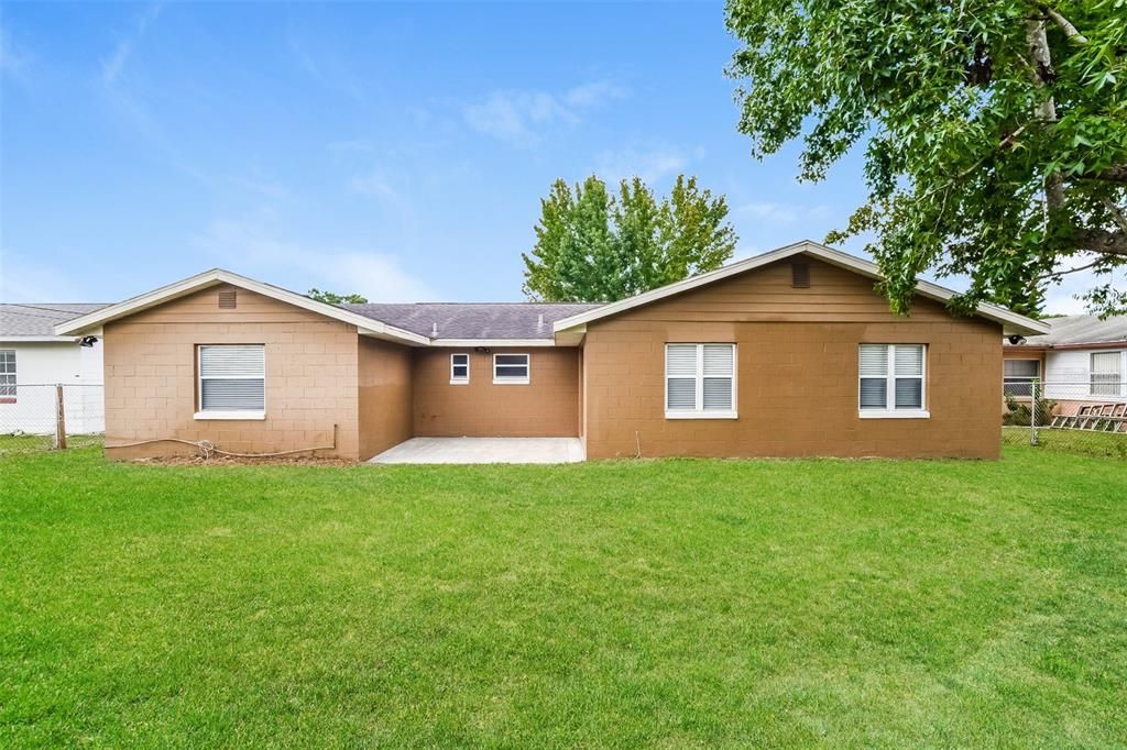 For Sale: $400,000 (3 beds, 2 baths, 2016 Square Feet)