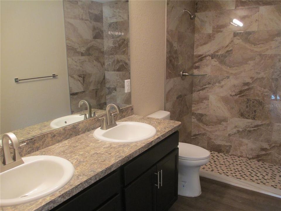 For Sale: $215,000 (3 beds, 2 baths, 1000 Square Feet)