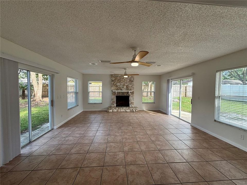 For Sale: $399,900 (3 beds, 2 baths, 1655 Square Feet)