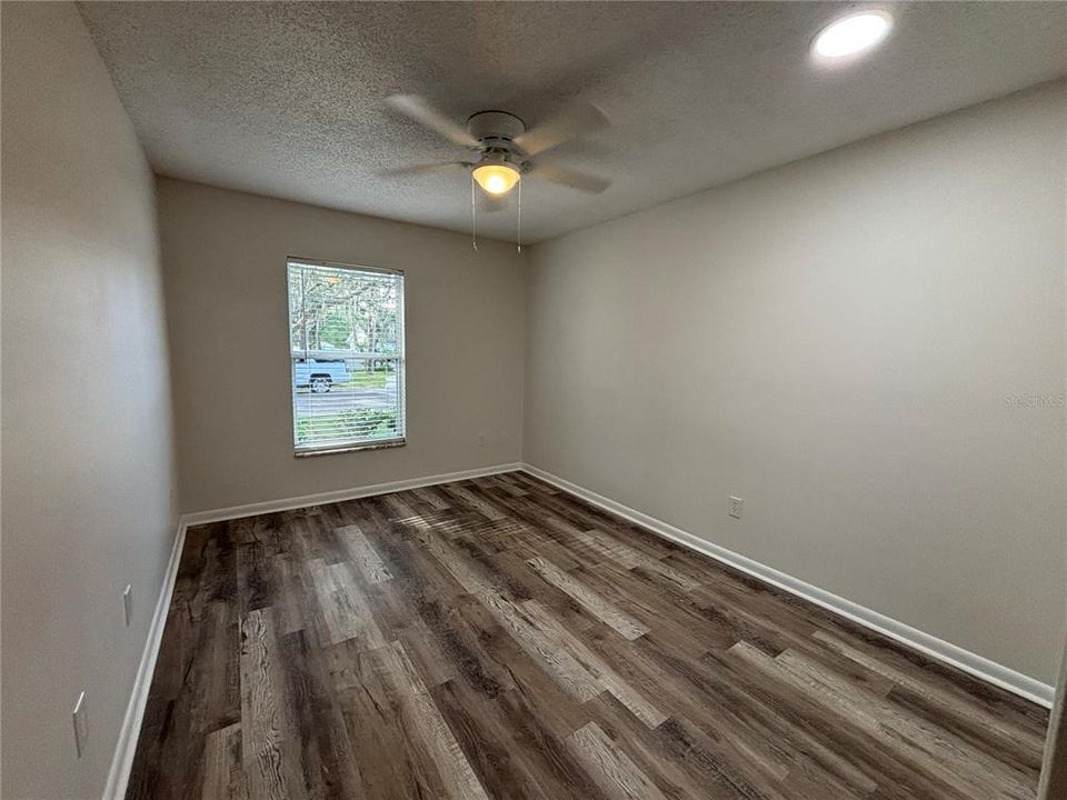 For Sale: $399,900 (3 beds, 2 baths, 1655 Square Feet)