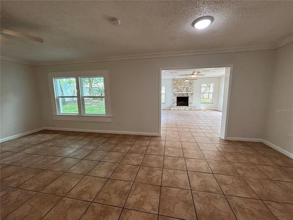 For Sale: $399,900 (3 beds, 2 baths, 1655 Square Feet)