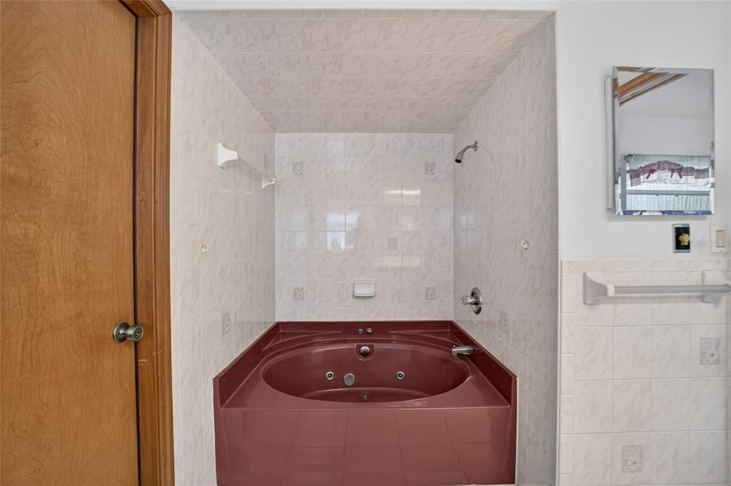 На продажу: $229,900 (2 спален, 2 ванн, 1579 Квадратных фут)