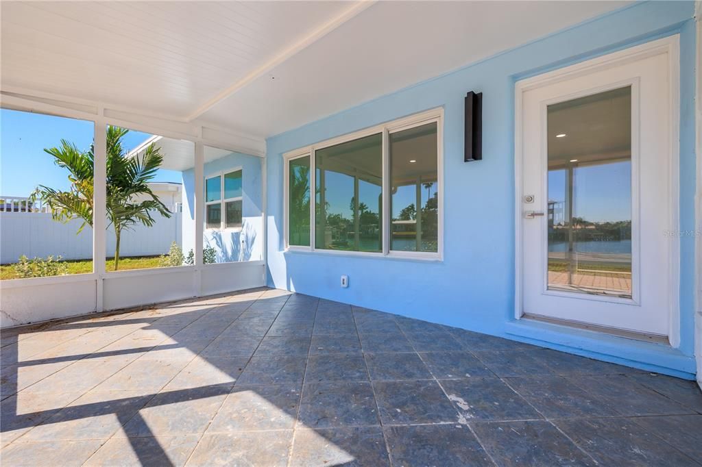 For Sale: $995,000 (3 beds, 2 baths, 1764 Square Feet)