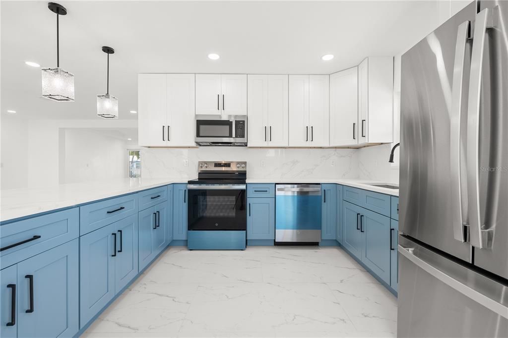 For Sale: $995,000 (3 beds, 2 baths, 1764 Square Feet)