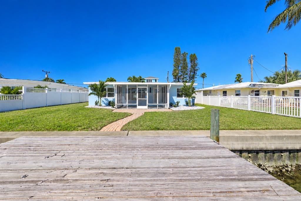 For Sale: $995,000 (3 beds, 2 baths, 1764 Square Feet)
