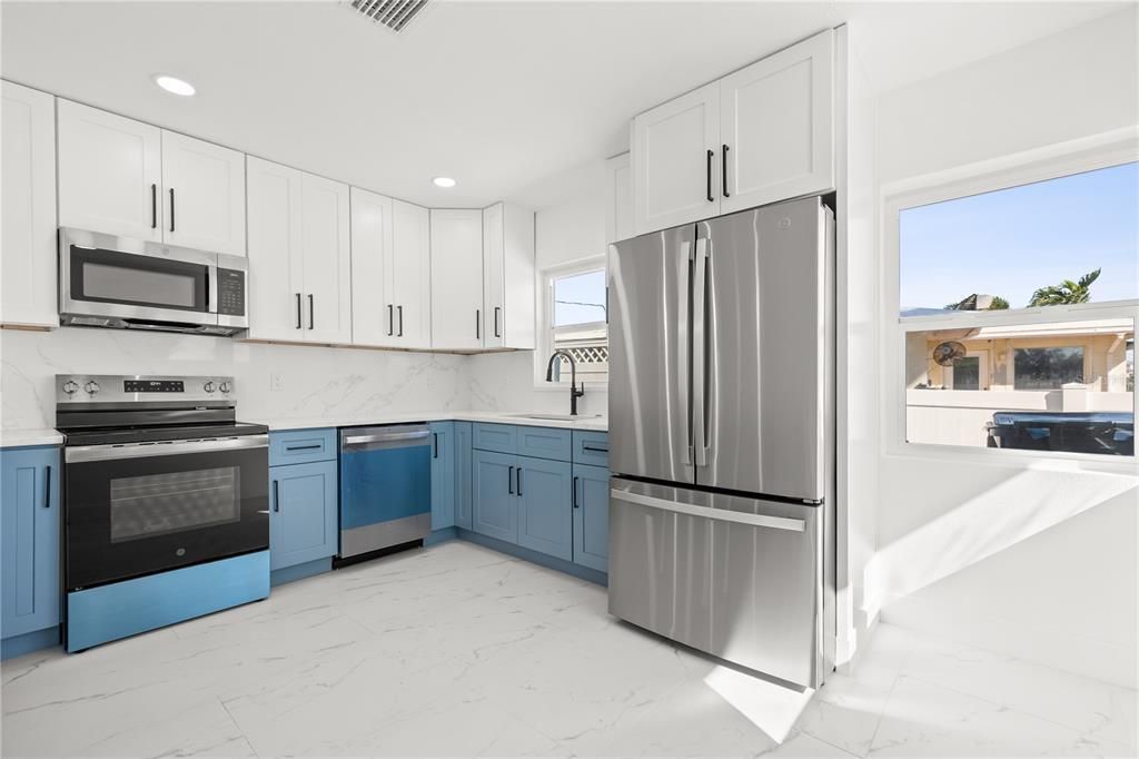 For Sale: $995,000 (3 beds, 2 baths, 1764 Square Feet)