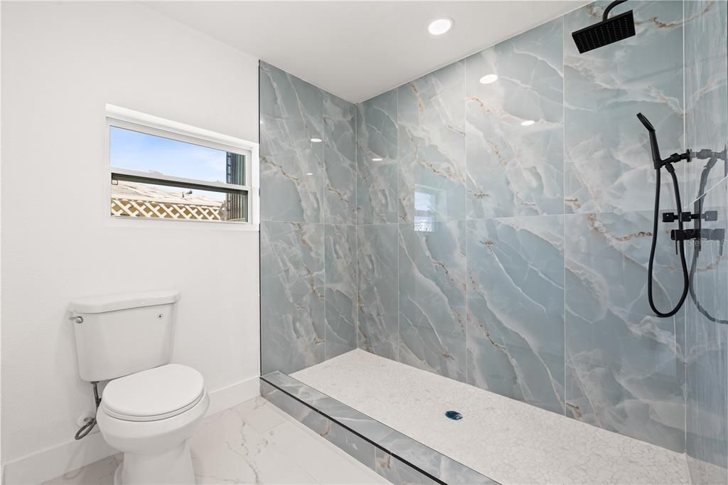 For Sale: $995,000 (3 beds, 2 baths, 1764 Square Feet)