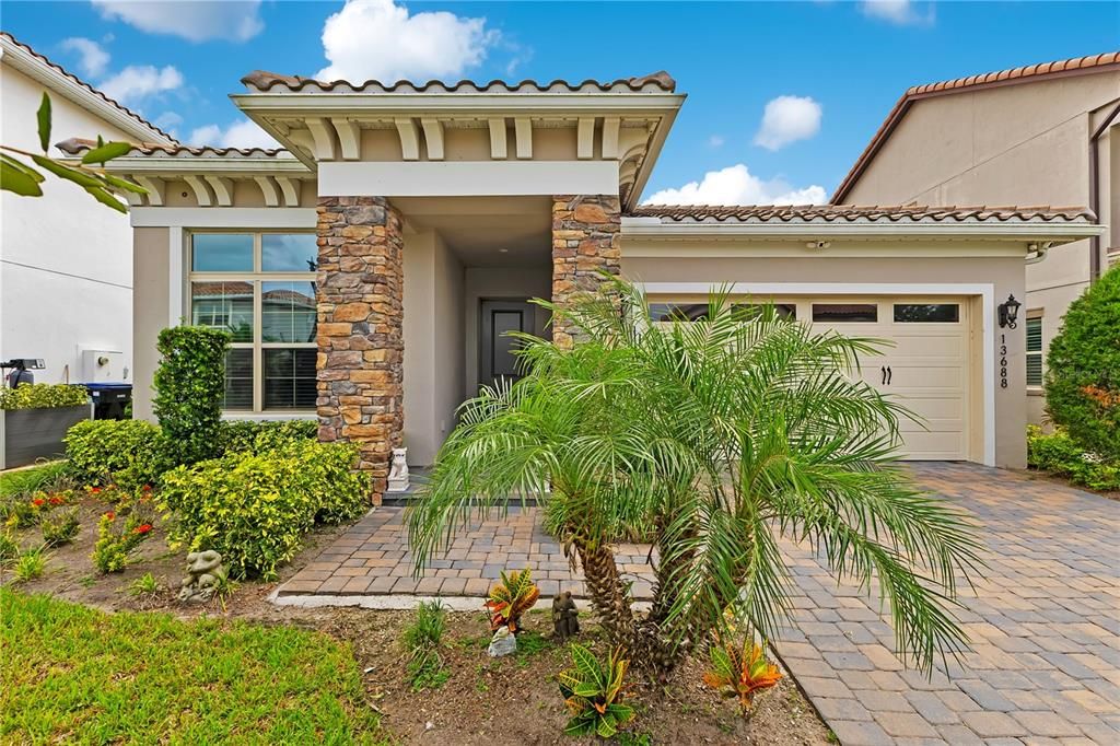 En Venta: $899,000 (3 camas, 2 baños, 2410 Pies cuadrados)