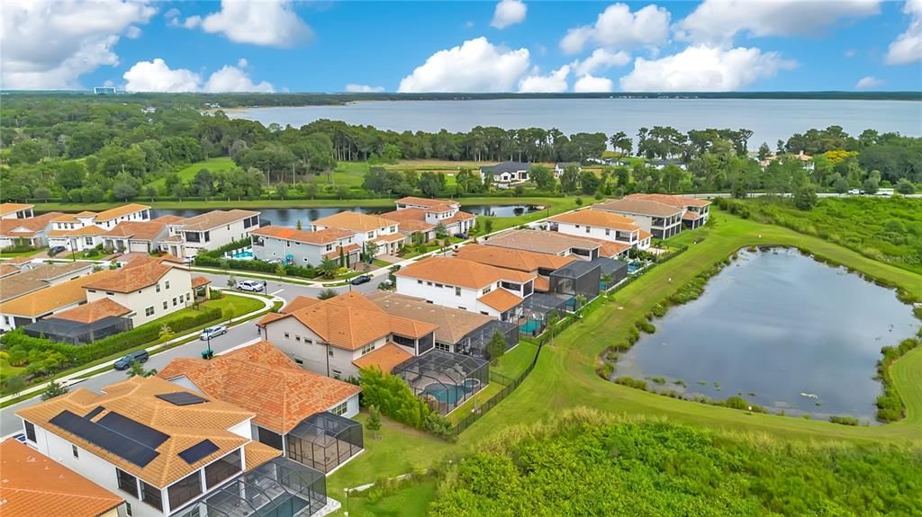 En Venta: $899,000 (3 camas, 2 baños, 2410 Pies cuadrados)