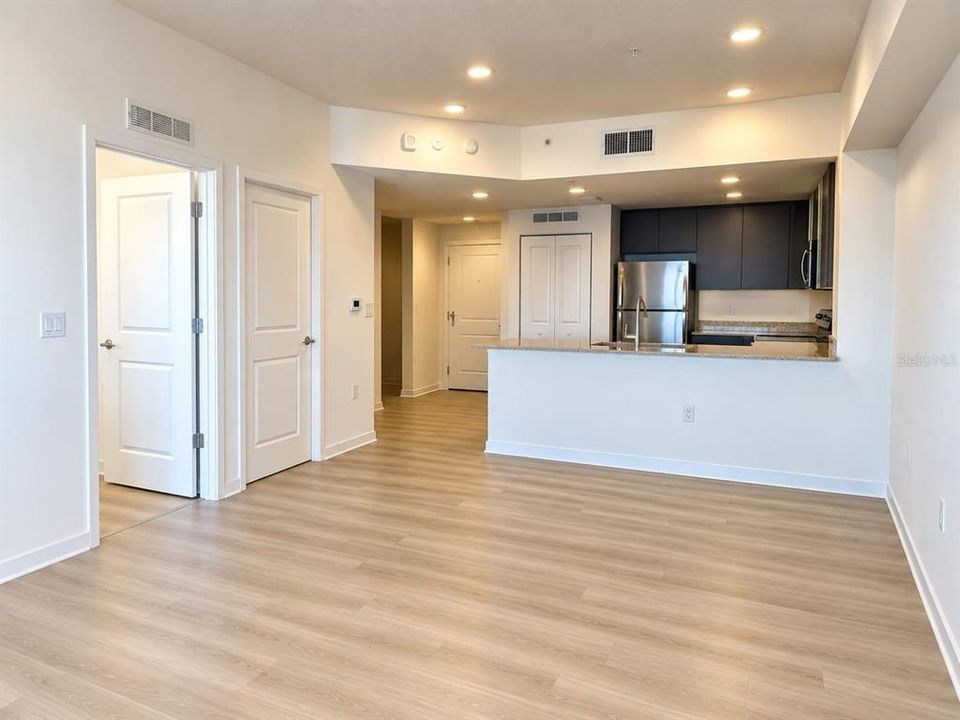 For Rent: $1,550 (1 beds, 1 baths, 750 Square Feet)