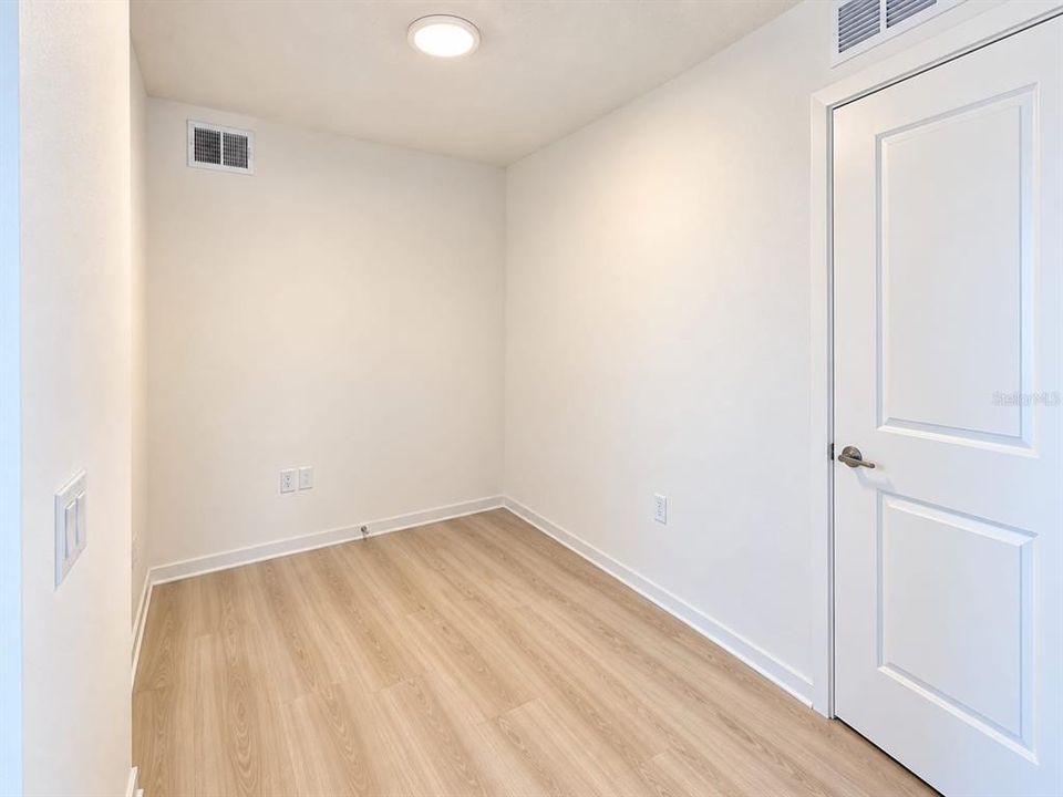 For Rent: $1,550 (1 beds, 1 baths, 750 Square Feet)