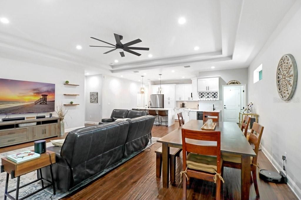 For Sale: $649,900 (4 beds, 2 baths, 2152 Square Feet)