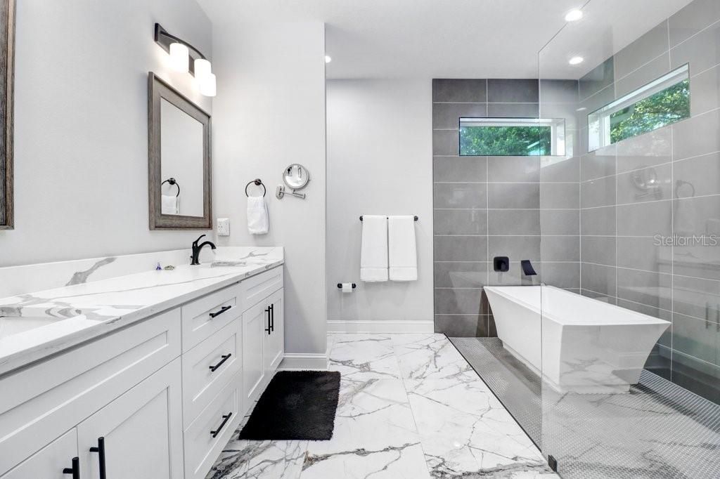 For Sale: $649,900 (4 beds, 2 baths, 2152 Square Feet)
