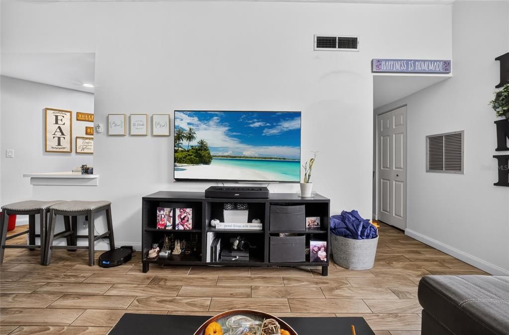 En Venta: $169,999 (2 camas, 2 baños, 820 Pies cuadrados)