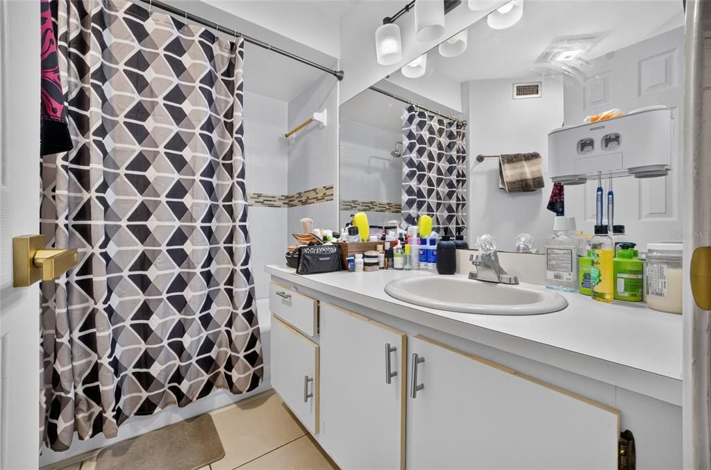 En Venta: $169,999 (2 camas, 2 baños, 820 Pies cuadrados)