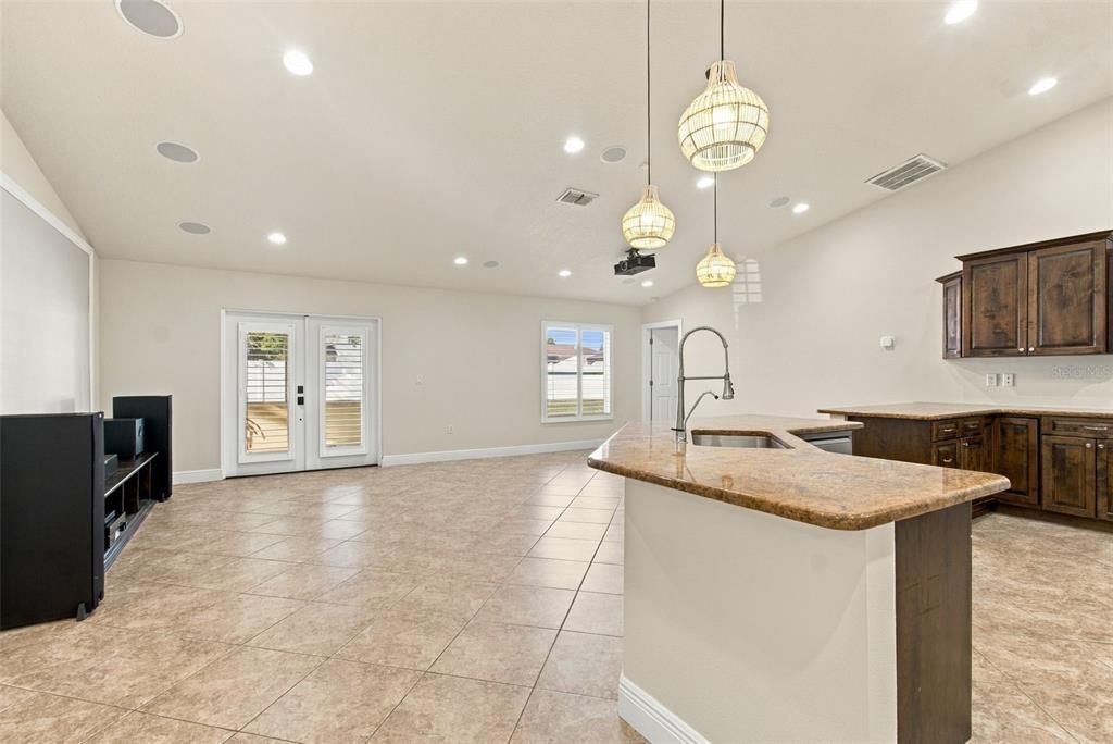 For Sale: $345,000 (3 beds, 2 baths, 2020 Square Feet)