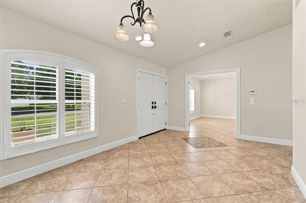 For Sale: $345,000 (3 beds, 2 baths, 2020 Square Feet)