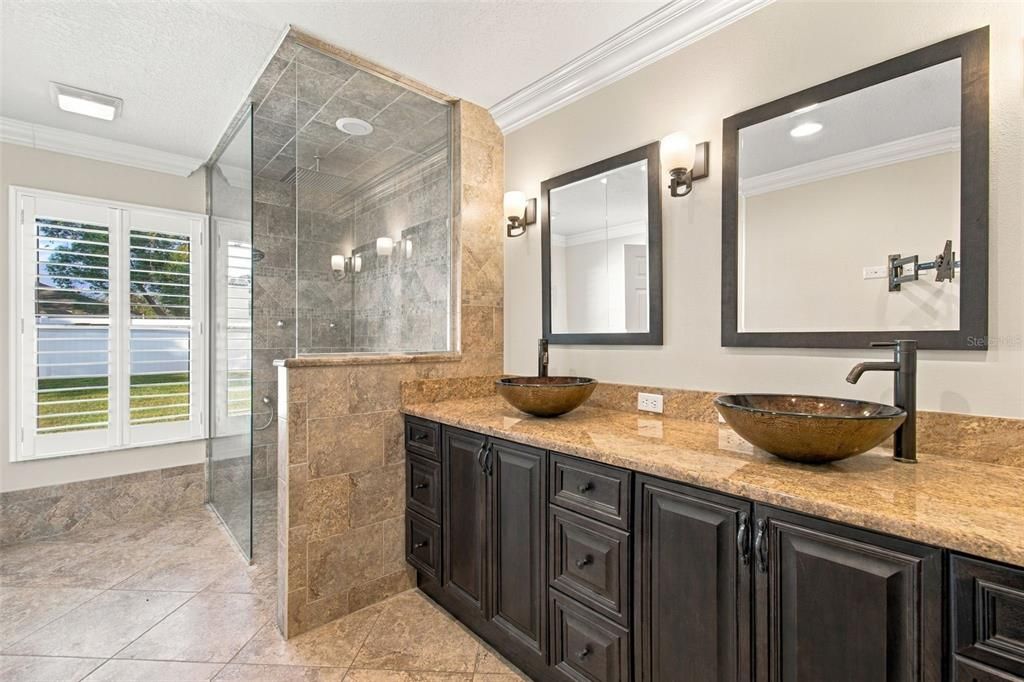For Sale: $345,000 (3 beds, 2 baths, 2020 Square Feet)