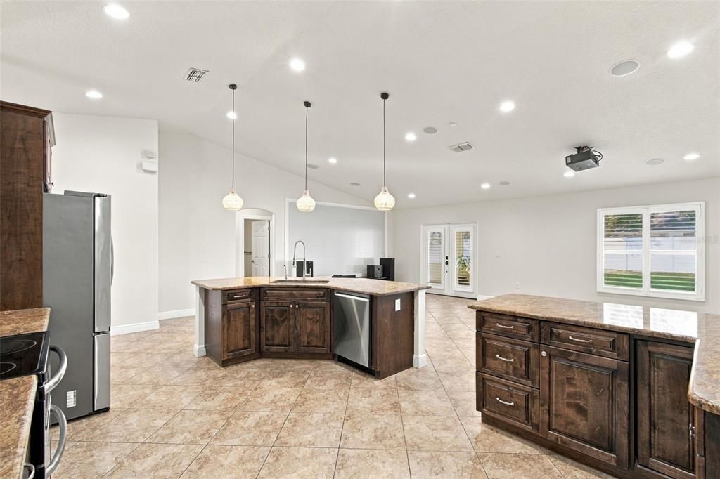 For Sale: $345,000 (3 beds, 2 baths, 2020 Square Feet)