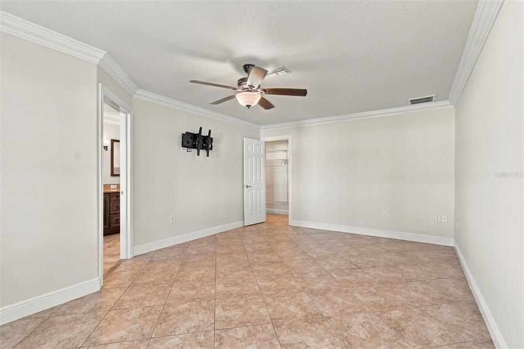 For Sale: $345,000 (3 beds, 2 baths, 2020 Square Feet)