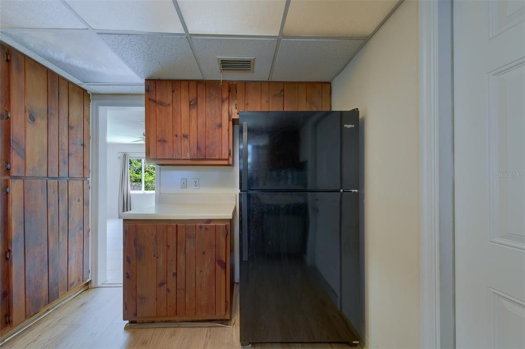 На продажу: $325,000 (2 спален, 1 ванн, 1114 Квадратных фут)