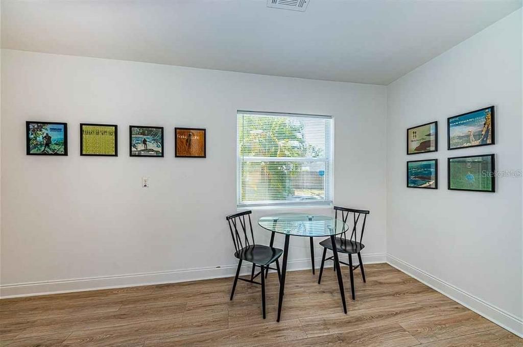 В аренду: $1,800 (1 спален, 1 ванн, 884 Квадратных фут)