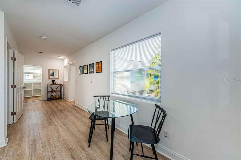 В аренду: $1,800 (1 спален, 1 ванн, 884 Квадратных фут)