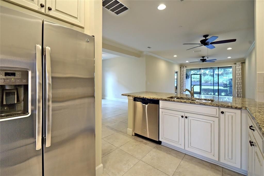 For Rent: $2,750 (2 beds, 2 baths, 1528 Square Feet)