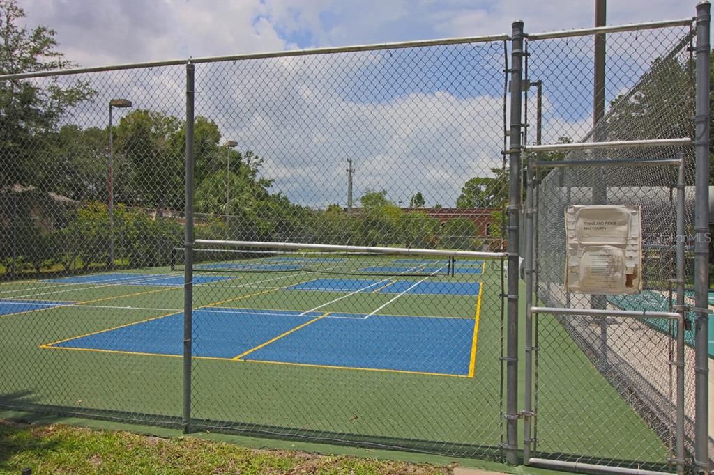 For Rent: $1,150 (1 beds, 1 baths, 634 Square Feet)