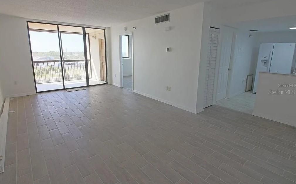 For Rent: $1,150 (1 beds, 1 baths, 634 Square Feet)