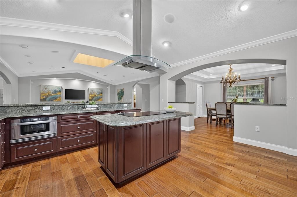 For Sale: $724,900 (3 beds, 2 baths, 2506 Square Feet)