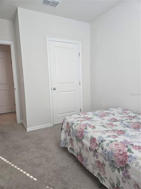 В аренду: $2,300 (3 спален, 2 ванн, 1460 Квадратных фут)