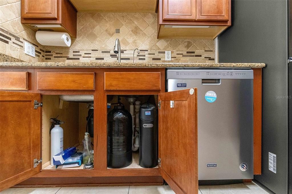 For Sale: $459,000 (4 beds, 2 baths, 2320 Square Feet)