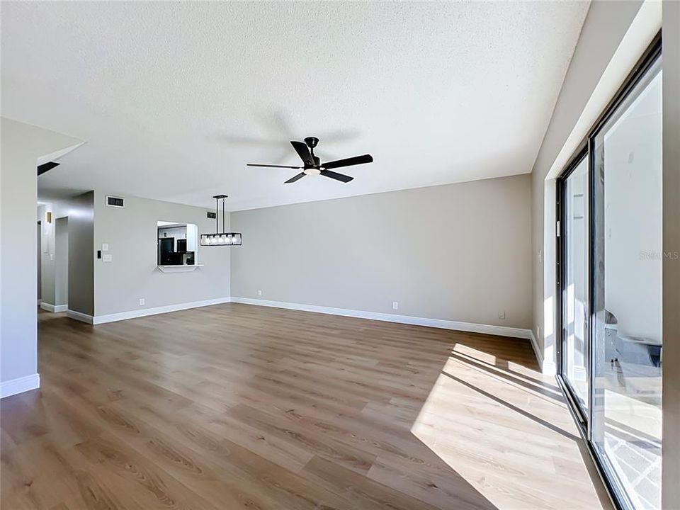 For Sale: $310,000 (2 beds, 2 baths, 1310 Square Feet)