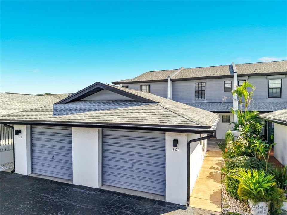 For Sale: $310,000 (2 beds, 2 baths, 1310 Square Feet)