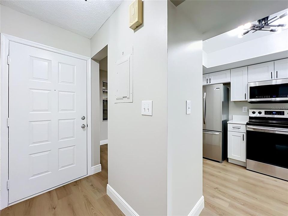For Sale: $310,000 (2 beds, 2 baths, 1310 Square Feet)